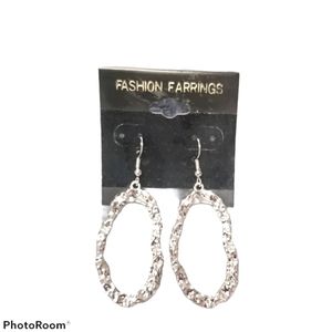 Women's earrings